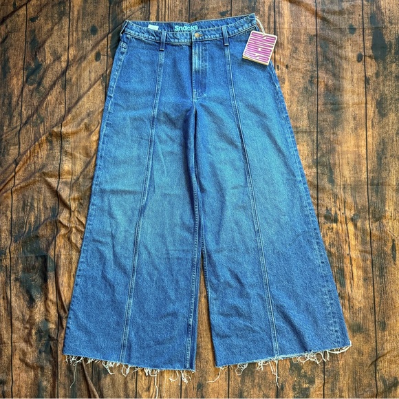 NWT MOTHER Snacks The Lunch Line Sneak Fray Jean in Yummy 34 - Picture 3 of 11